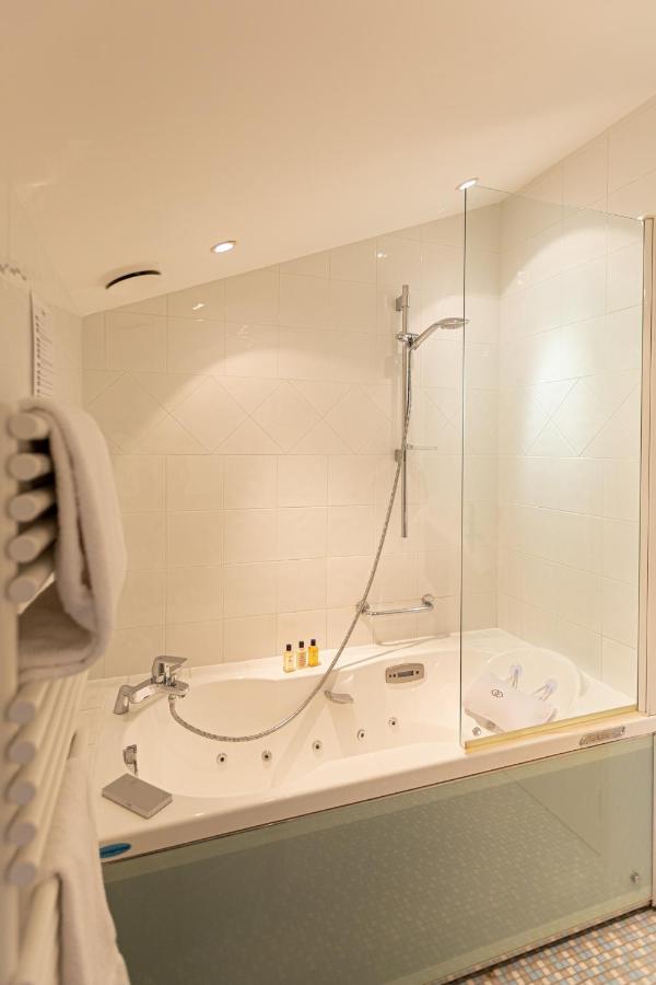 Le Square Hotel Astaffort ภายนอก รูปภาพ
