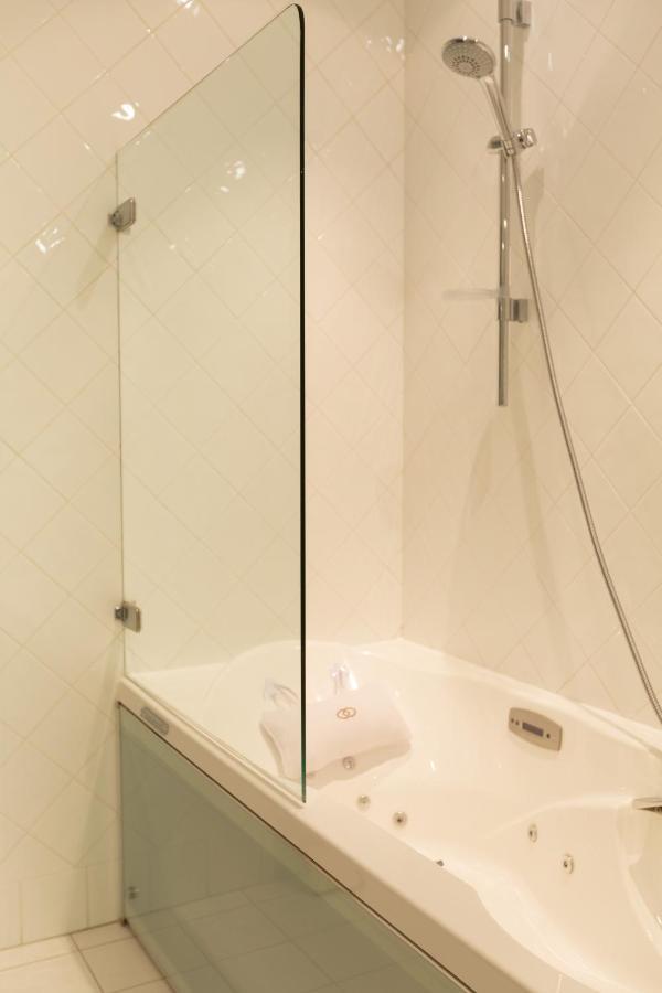 Le Square Hotel Astaffort ภายนอก รูปภาพ