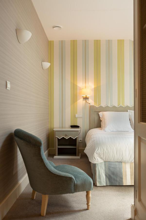 Le Square Hotel Astaffort ภายนอก รูปภาพ